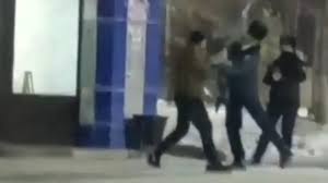 Петропавлда мас адам полицейді ұрып, қашып кетті (ВИДЕО)