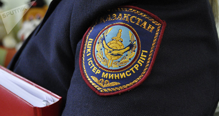 Шымкентте полицейлер журналисті соққыға жыққан