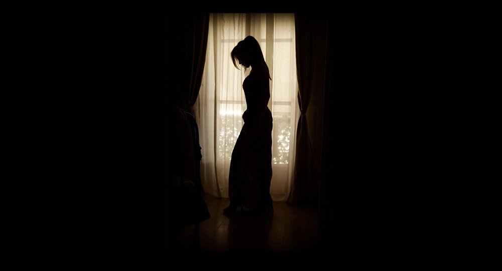 Алматыда 49 жастағы әйел көпқабатты тұрғын үйдің жоғарғы қабатынан секіріп кетті