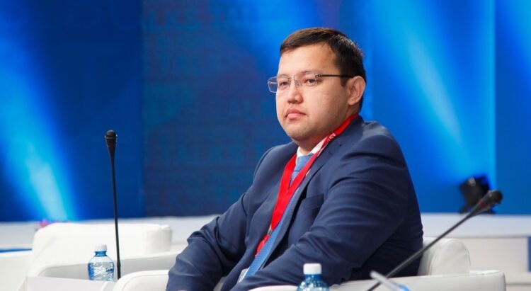 Экс-помощник Токаева заступился за Розу Рымбаеву