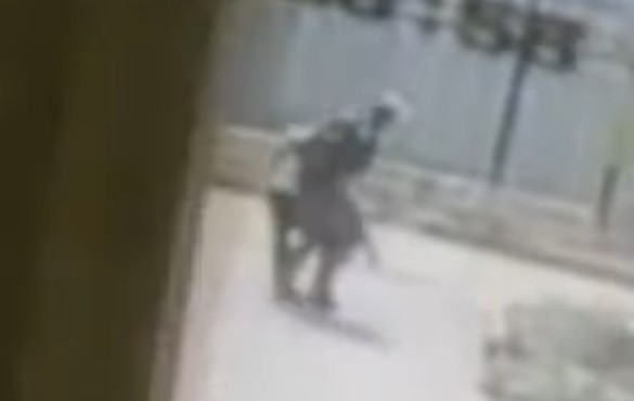 29-летний житель Атырау ограбил пенсионера и пытался его задушить