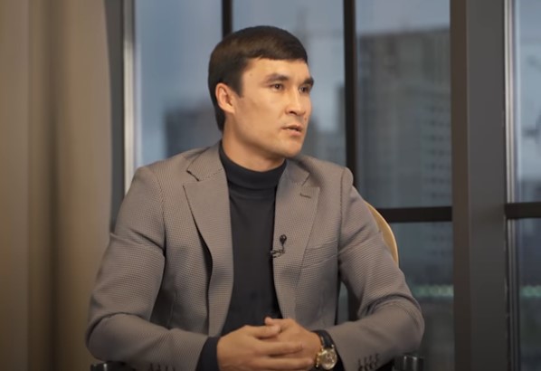 "Прошу не связывать со спортом": Серик Сапиев высказался о смерти тяжелоатлета Линдера (ВИДЕО)