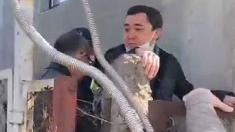 Первый начал? Видео начала конфликта алматинского ЧСИ и владельца дома появилось в Сети