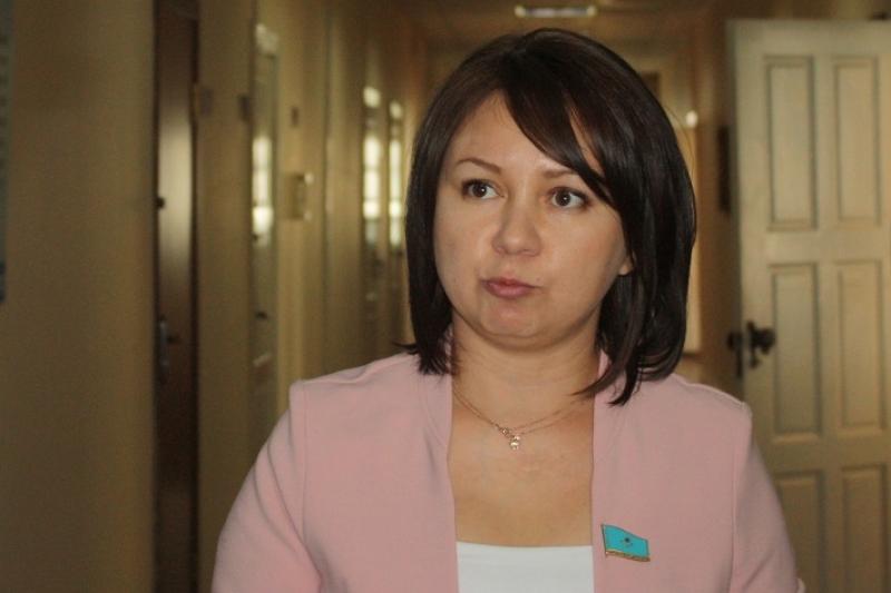 "Басты қатырмасын!": Мәжіліс депутаты Лавровты "орнына қойды" (ВИДЕО)