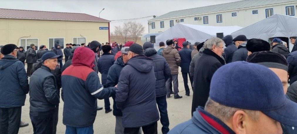 Жаңаөзенде он жыл бұрынғы қантөгіс құрбандарын еске алды