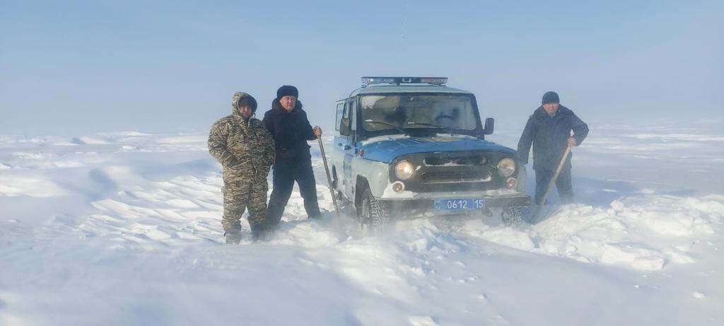 40-летний мужчина почти сутки провел в степи СКО