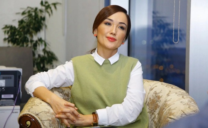 "Ол кезде қатты хейтить етпейтін": Ләйлә Сұлтанқызы алғашқы продюссерлік жұмысын еске алды