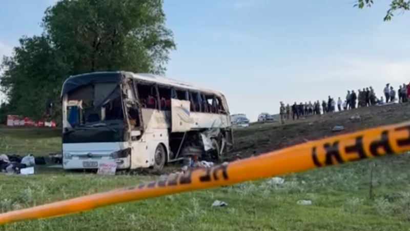 Авария с участием автобуса произошла в Жамбылской области: Есть погибшие