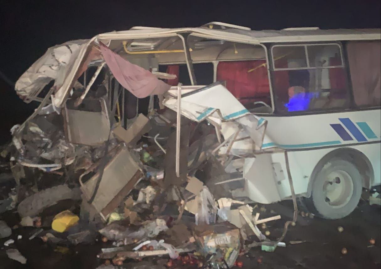 Два врача погибли и восемь медиков пострадали в ДТП в Балхаше