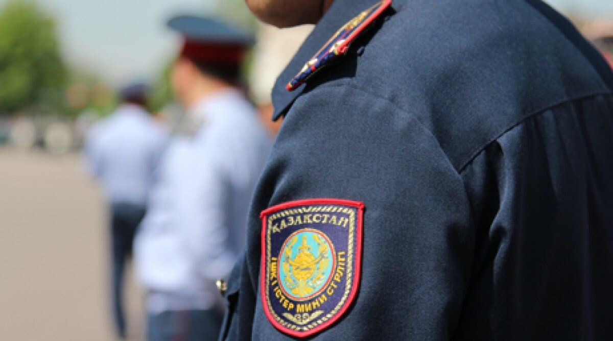 Оралда полиция қызметкері 58 жастағы ер адамды көлігімен қағып, қашып кеткен