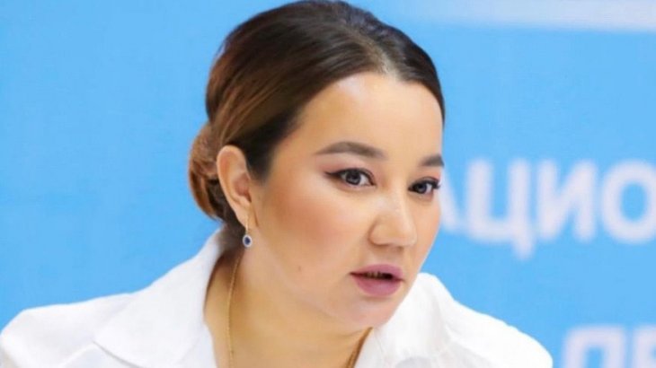 «Қазақ қыздары ақымақ емес, кім көрінге етегін ашып жата беретін» - заңгер