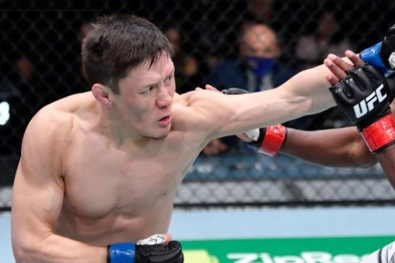 Жалғас Жұмағұлов UFC-де қанша табыс тапты?