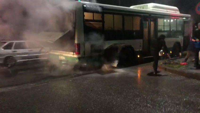 Пассажирский автобус загорелся во время движения в Шымкенте