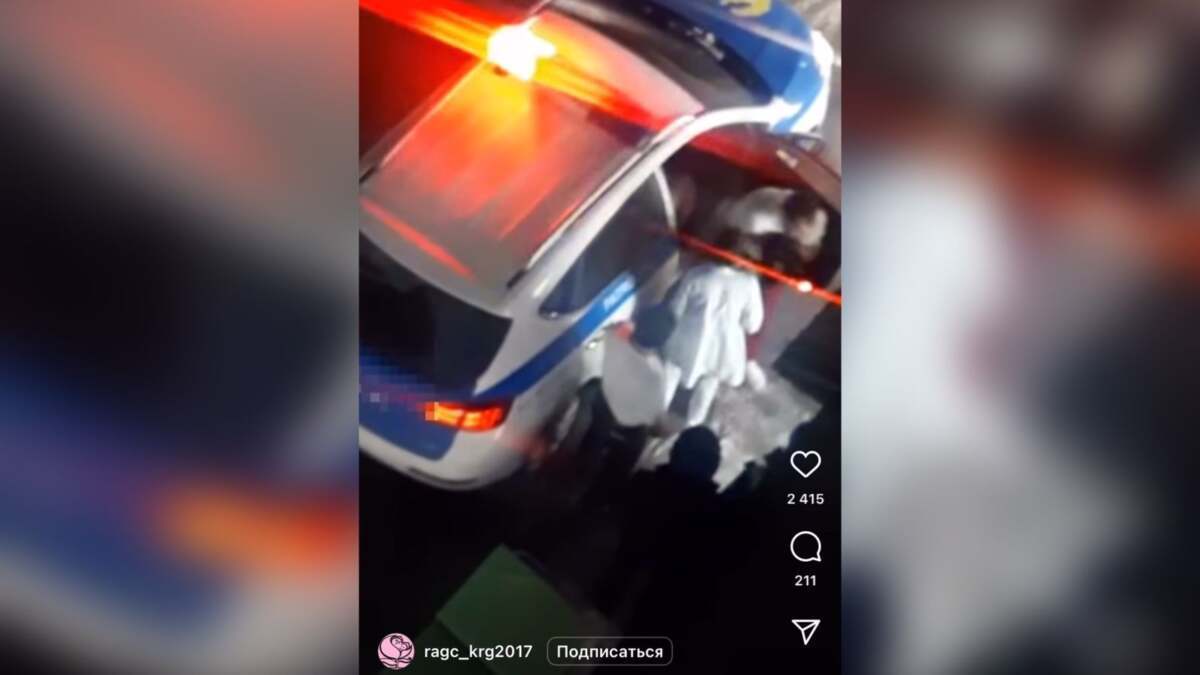 Карагандинка родила в патрульной машине