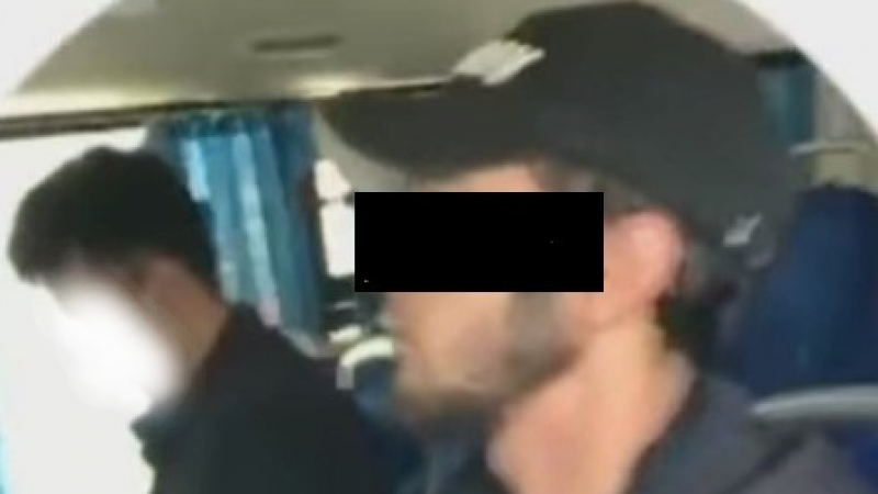В Шымкенте мужчина удовлетворял себя в салоне пассажирского автобуса на глазах у девочки