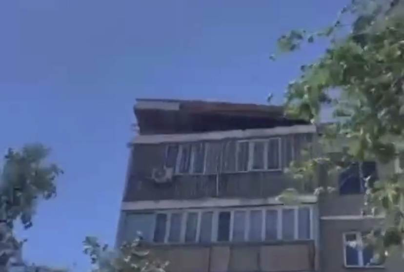 В Туркестанской области крыша обрушилась на учителя