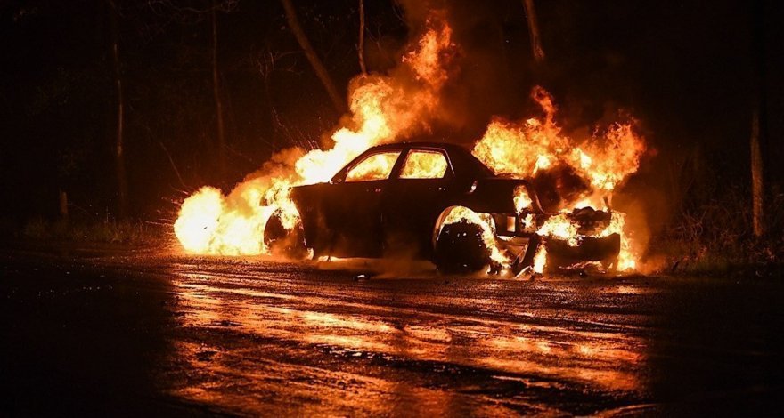 В Абайской области загорелись четыре автомобиля