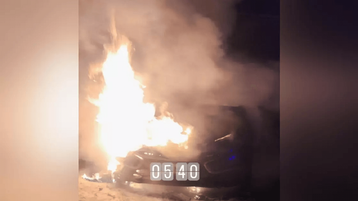 Павлодарда өртеніп кеткен көлік жанынан адам мәйіті табылды