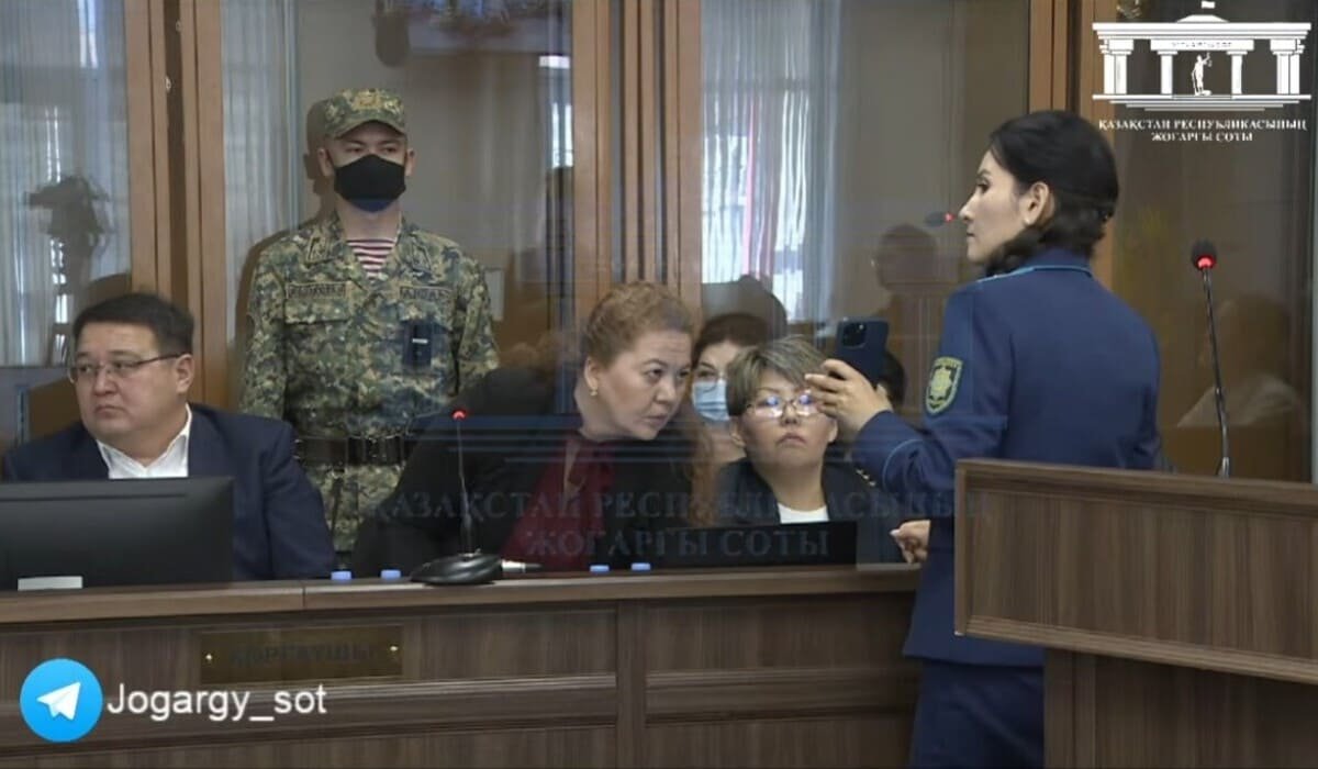 «Ты даже не извинился за измену»: записи Салтанат Нукеновой зачитали в суде