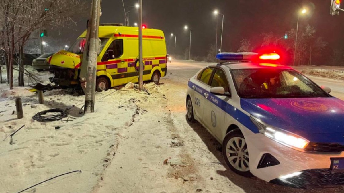 ДТП с участием скорой помощи произошло в ЗКО