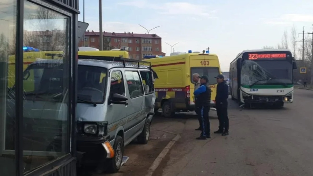 Қосшыда балалар мінген шағын автобус апатқа ұшырады   
