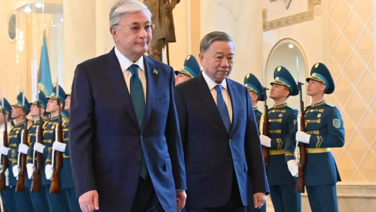 Тоқаев Ақордада Вьетнам басшысын қарсы алды