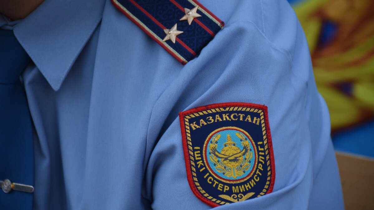 Полицейские пожаловались на своего командира в Актау 
