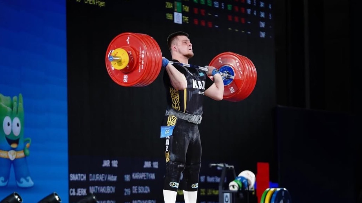 Штангист из Казахстана стал серебряным призером чемпионата Азии