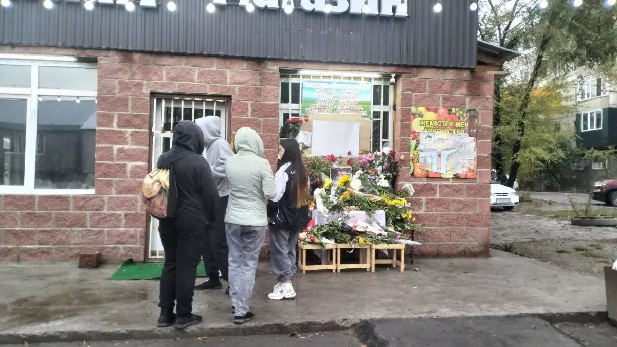 "Пышақты сүрткенін көрдім". Шерзат ісінде кәмелетке толмаған сотталушыдан жауап алынды