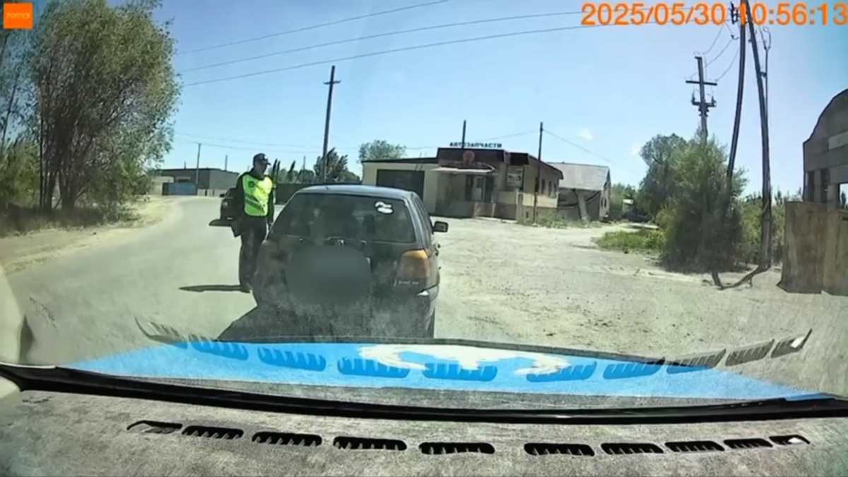 Водитель без прав пытался сбежать от полицейских в области Абай 