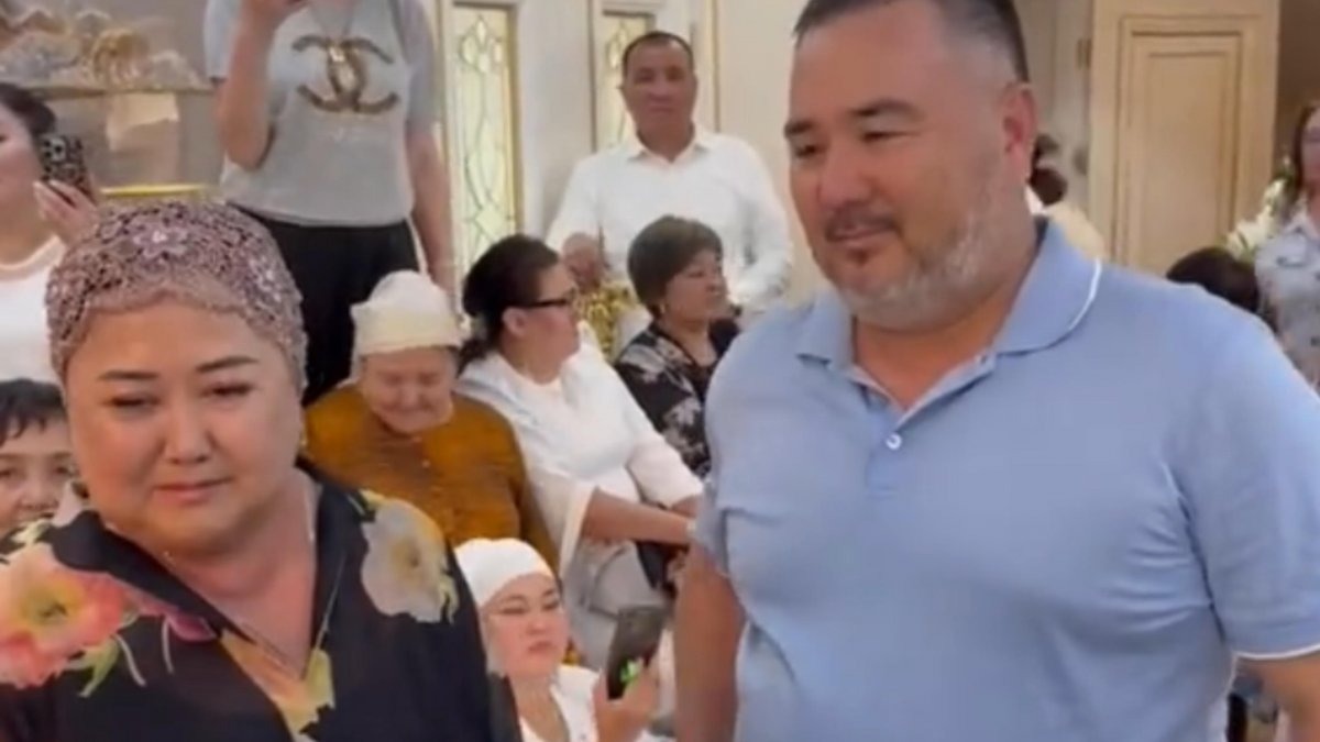 Қыз жасауына 3 қаладан 3 пәтер берген әйелдің видеосы желіде қызу талқыланды