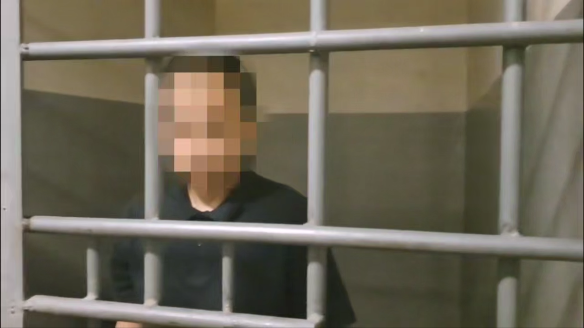 38-летний мужчина напал на врачей в Караганде 