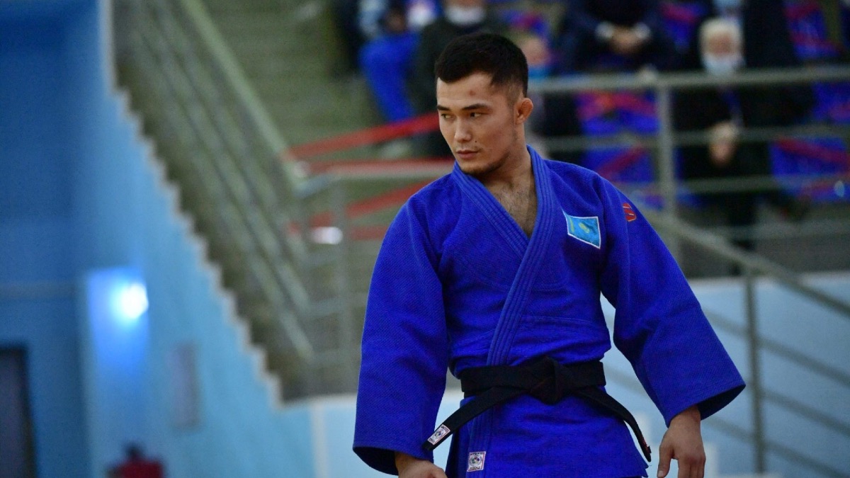 Казахстанский дзюдоист с победы стартовал на чемпионате мира 