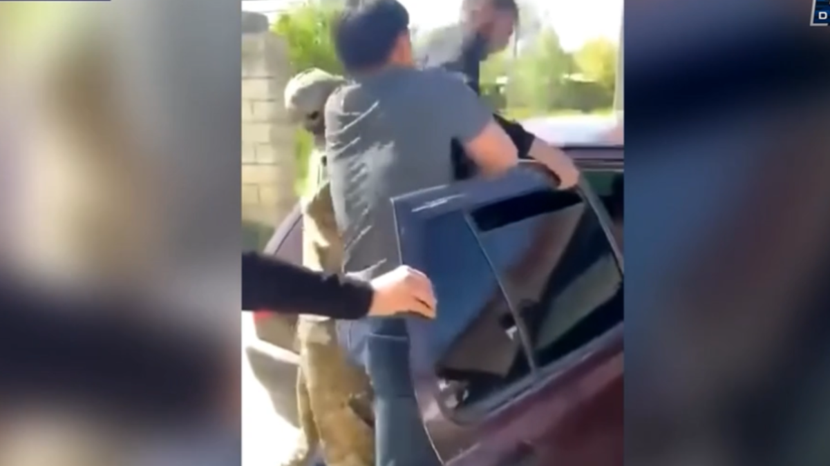 Призывник сбежал при отправке в военкомат в Таразе
