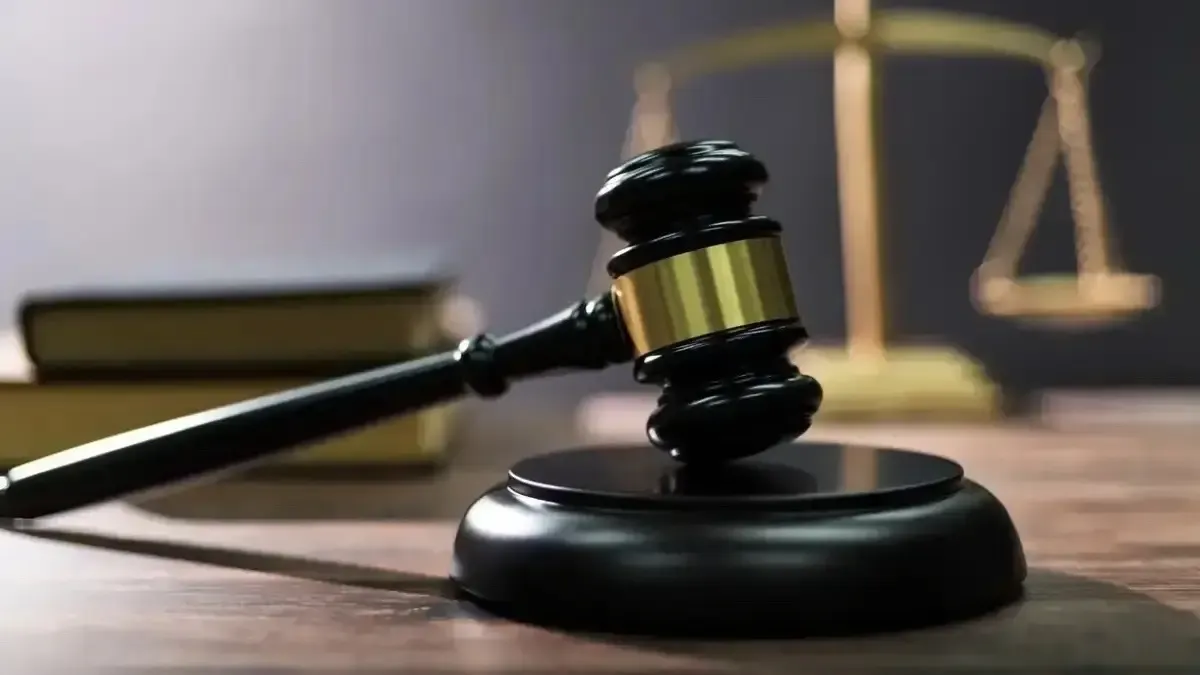 Жезқазғанда әйел адам бөтен үйдің есігін ашамын деп ірі көлемде айыппұл арқалады