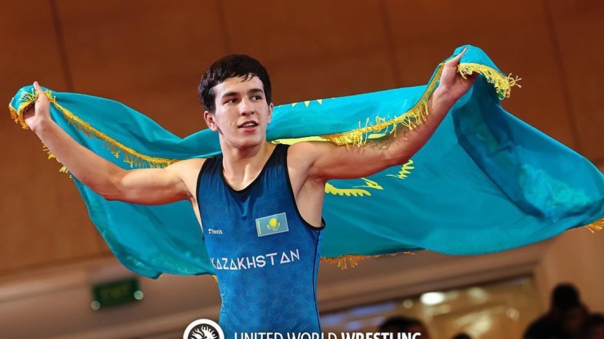  Казахстанские борцы завоевали 13 золотых медалей на чемпионате Азии среди юниоров и молодежи