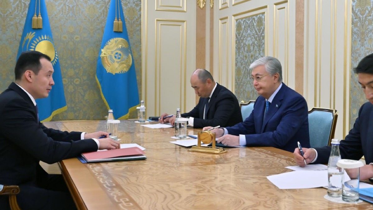 Токаев принял председателя правления АО «НК «QazaqGaz» Санжара Жаркешова