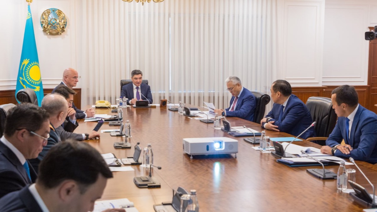 Бектенов провел совещание о ходе исполнения поручений Президента по модернизации пунктов пропуска