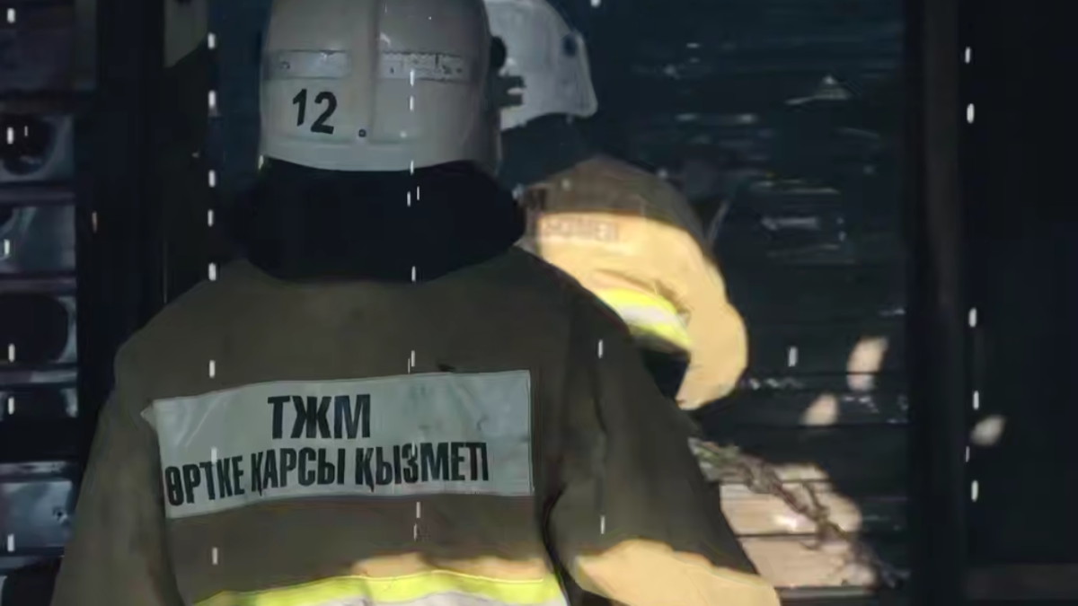 Пожар произошел на рынке в Алматы