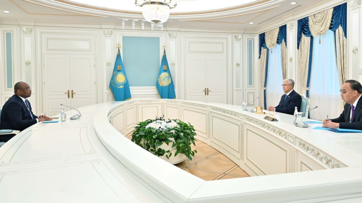Токаев принял специального посланника Президента Демократической Республики Конго Патрика Мпойи Луабея