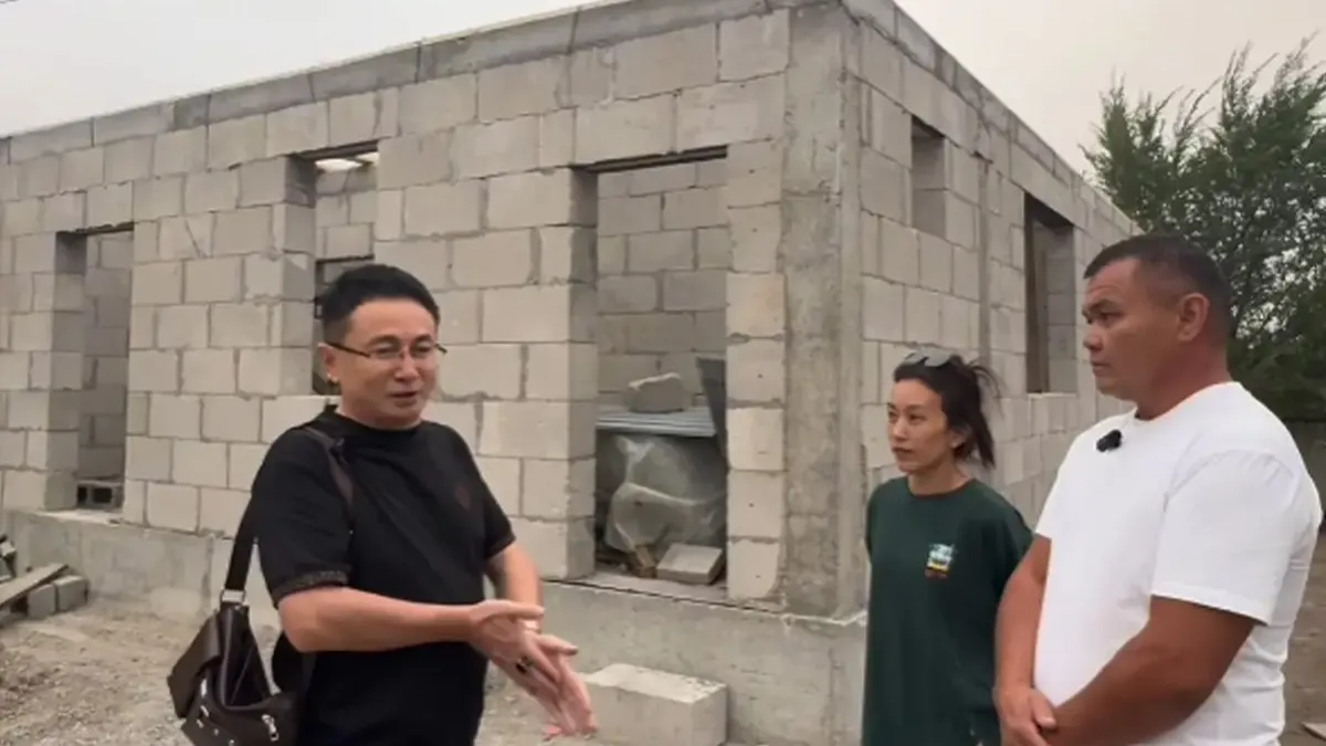 «Құрылыс қазан айында толық бітеді»: адвокат Қаржаубай Нұрымовтың жаңа үйін көрсетті