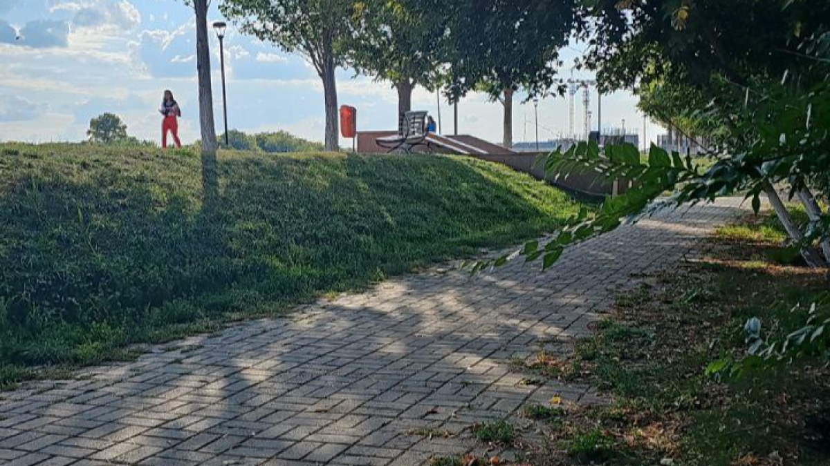 Жителям 3 городов Казахстана рекомендуют сократить прогулки