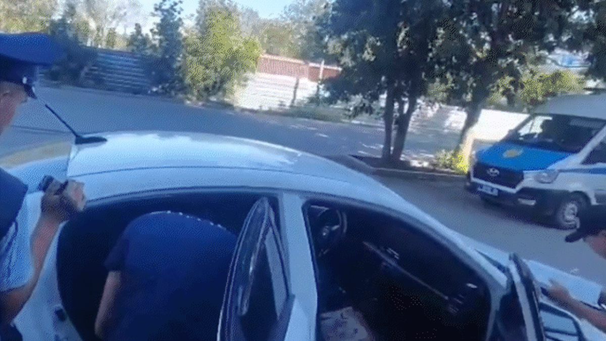 Ақтөбеде ер адам есірткіге мас күйде көлік жүргізіп бара жатқан жерінен ұсталды