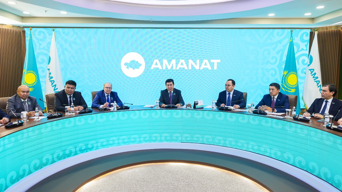 Партия «AMANAT» выступила в поддержку Послания Президента