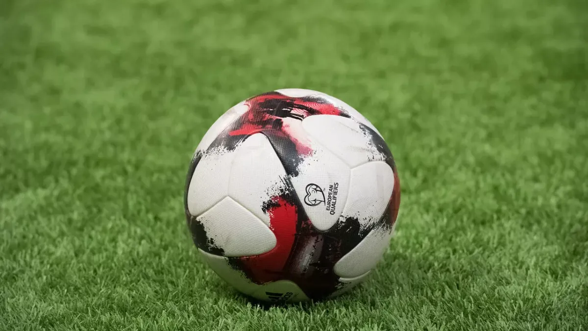 FIFA Қазақстанда 100 шағын футбол алаңын салады
