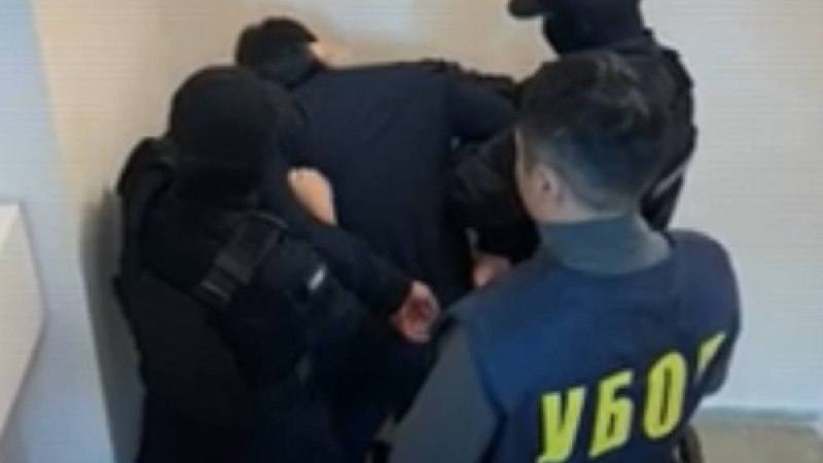 14 человек задержаны за вымогательства и незаконный бизнес в Астане 