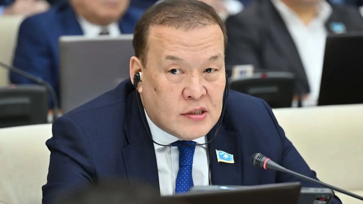 Депутат призвал снять барьеры для обновления автобусного парка и усилить контроль за нелегальными перевозчиками