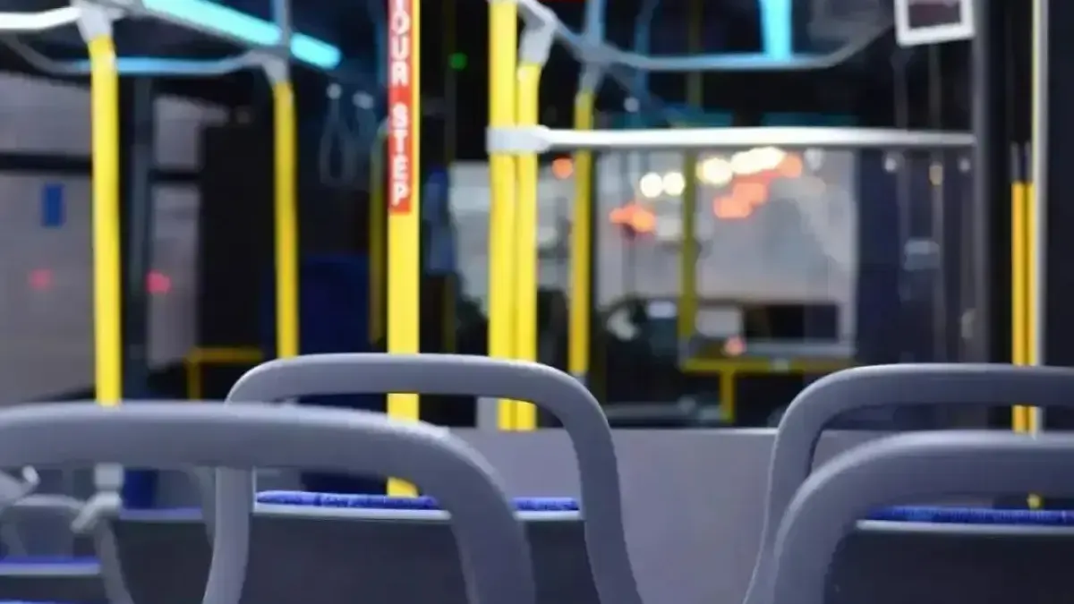 Алматыда автобус әжейді қағып кетті 