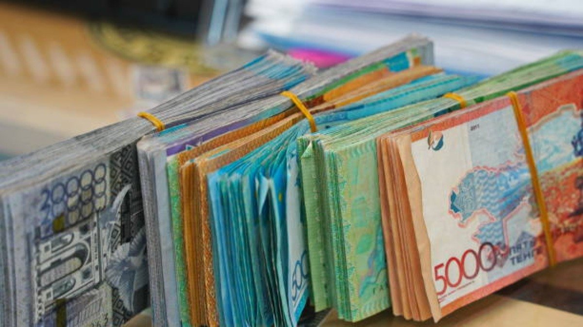 Кімдердің жалақысы 30 процентке көтеріледі – үкімет басшысы жауап берді