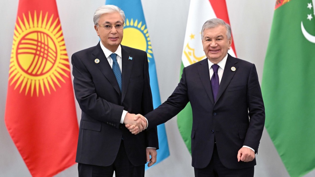 Токаев прибыл в Конгресс-центр Ташкента